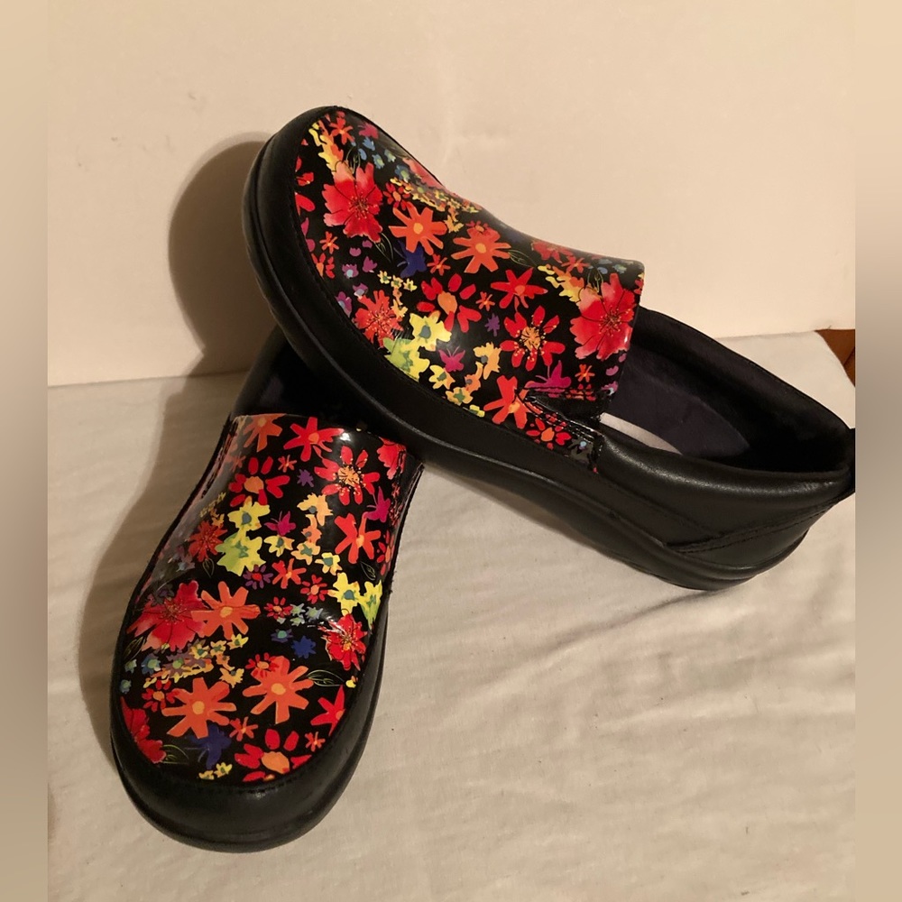 Klogs ladies daisy slip on